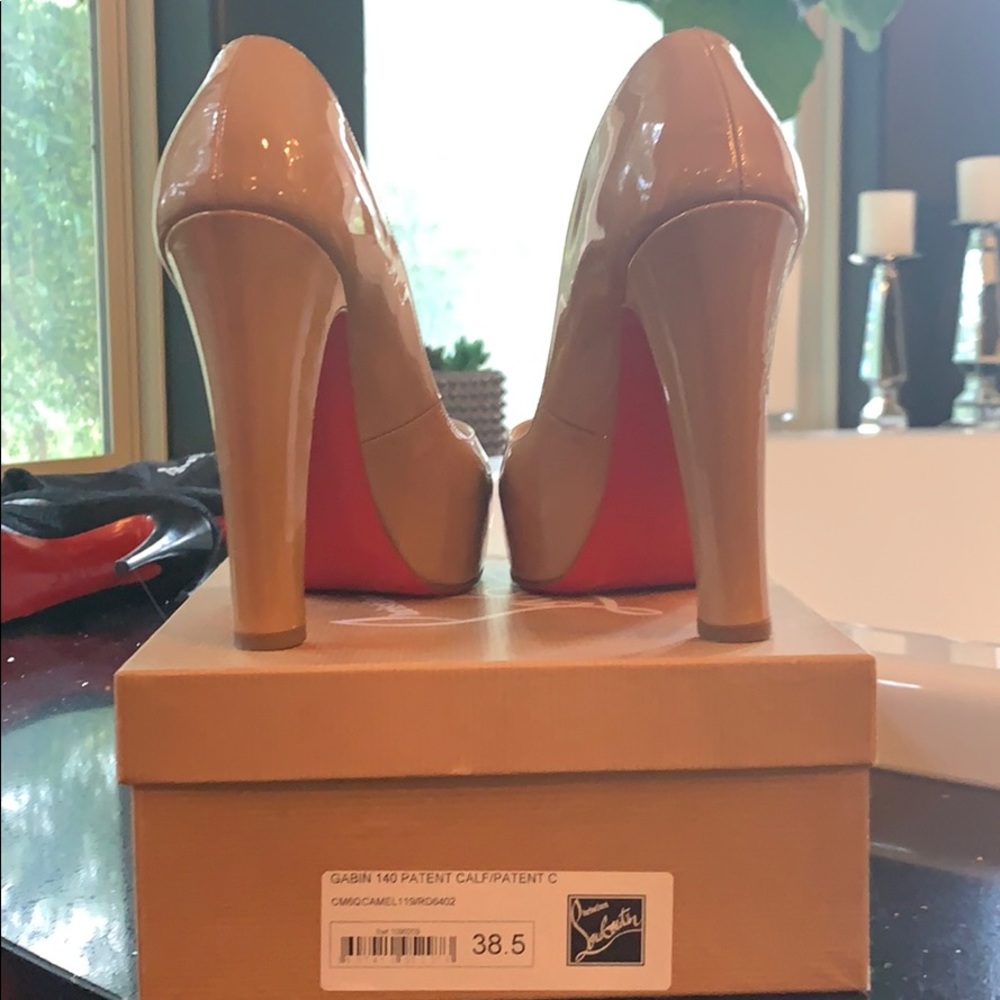 Louboutin nude patent shoes